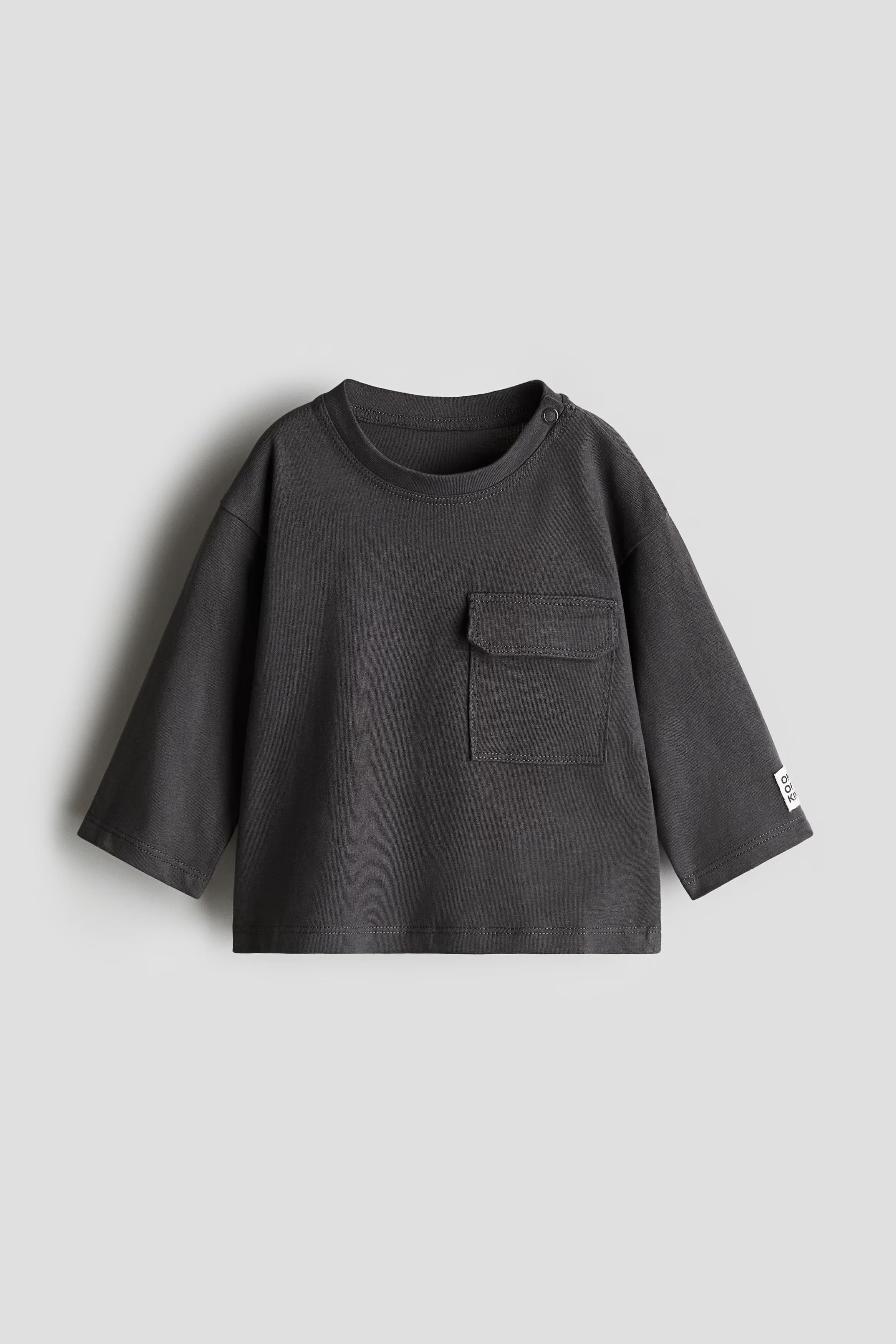Long-sleeved T-shirt